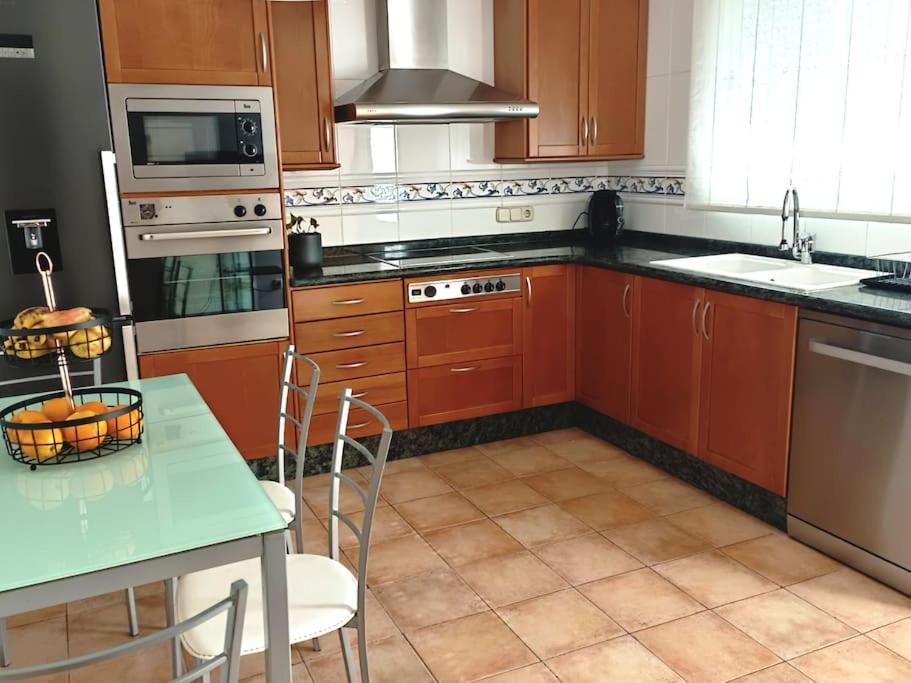 Acogedora Y Confortable Casa Familiar En Hébergement de vacances