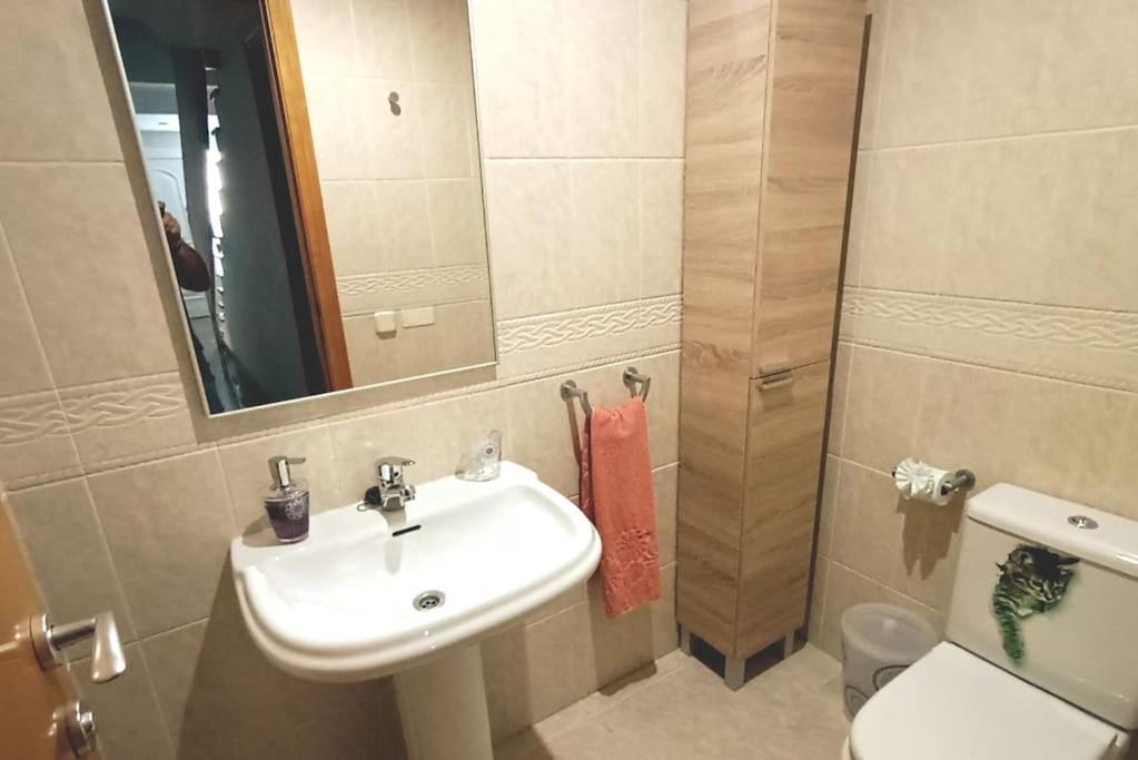 Acogedora Y Confortable Casa Familiar En * Ollería
