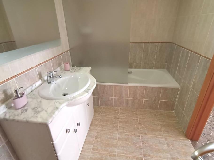 Acogedora Y Confortable Casa Familiar En Ferienhaus Ollería